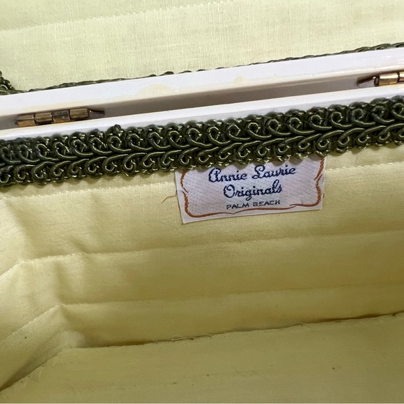 Annie Laurie Original Palm Beach
Designer Purse W/Puffy Flowers Decoration - Picture 3 of 8